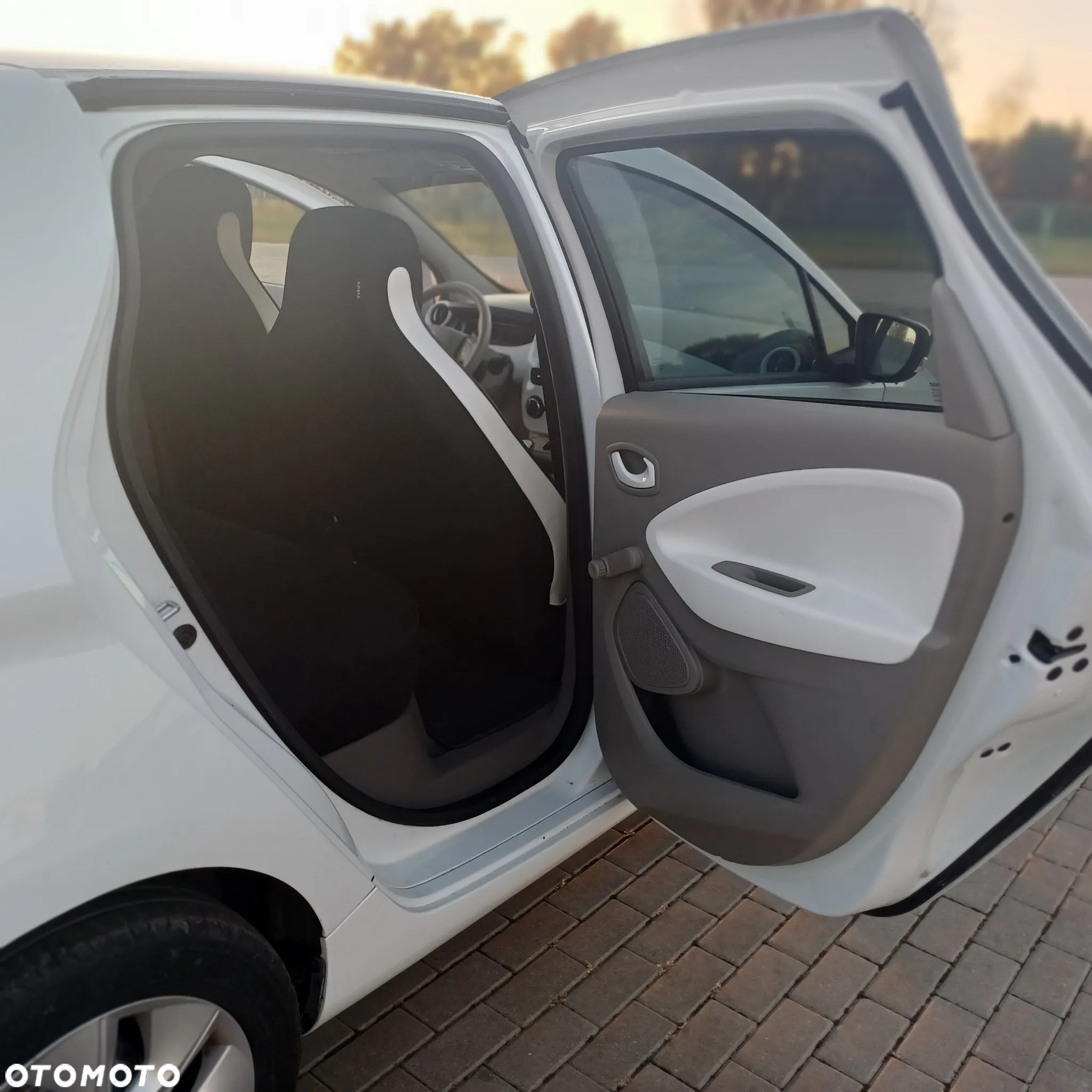 Renault Zoe - 25
