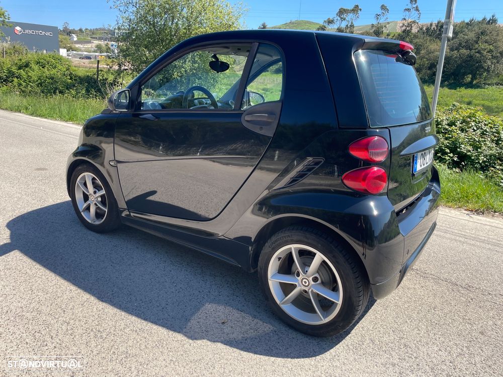 Smart ForTwo Coupé 1.0 mhd Pure 71 Softouch - 4