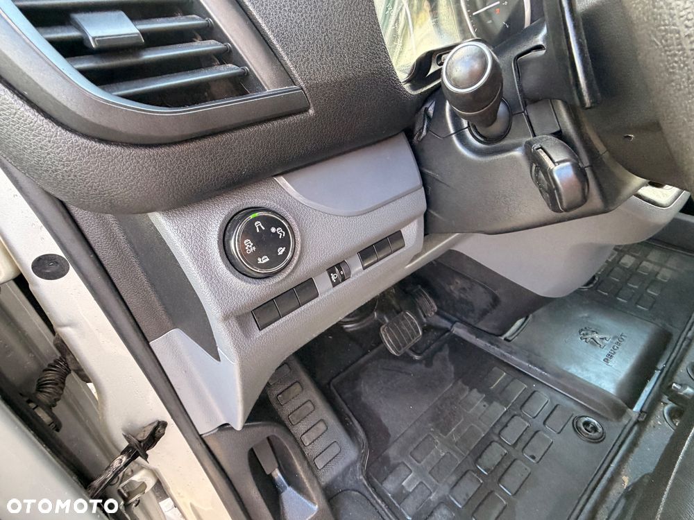 Peugeot EXPERT - 26