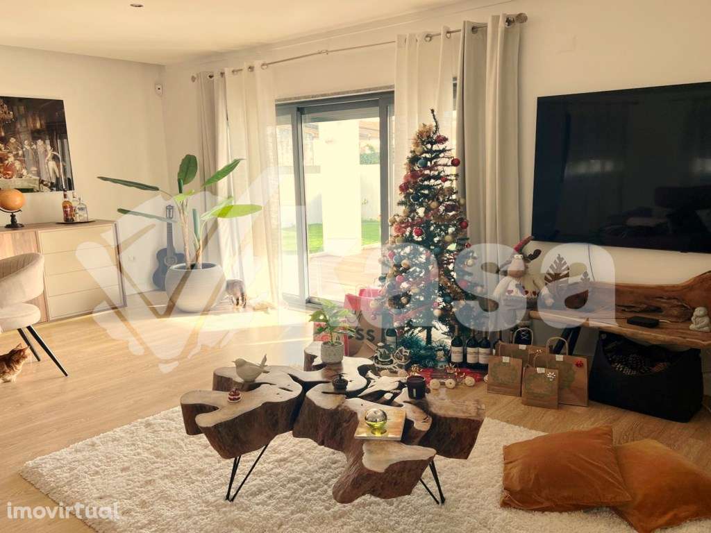 Moradia Isolada T4 com Jardim e Garagem em Santo António da Charnec... - Grande imagem: 3/25