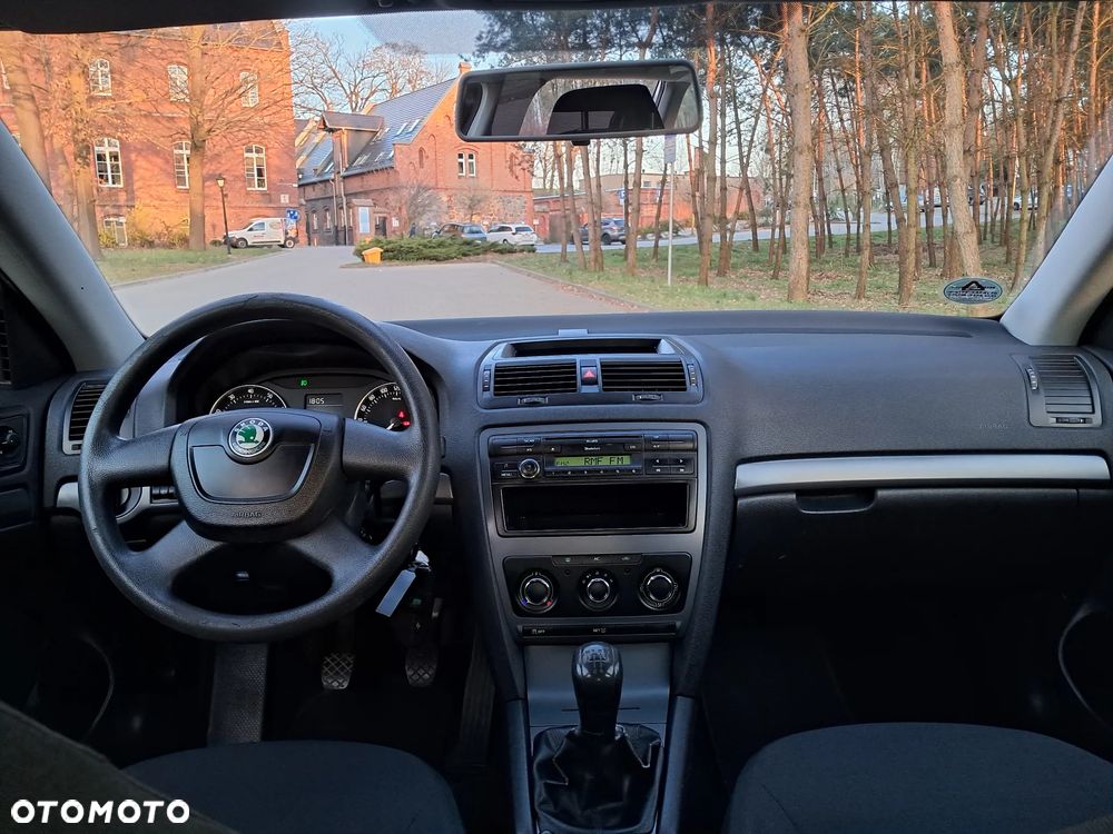 Skoda Octavia 1.6 Combi Advance - 16