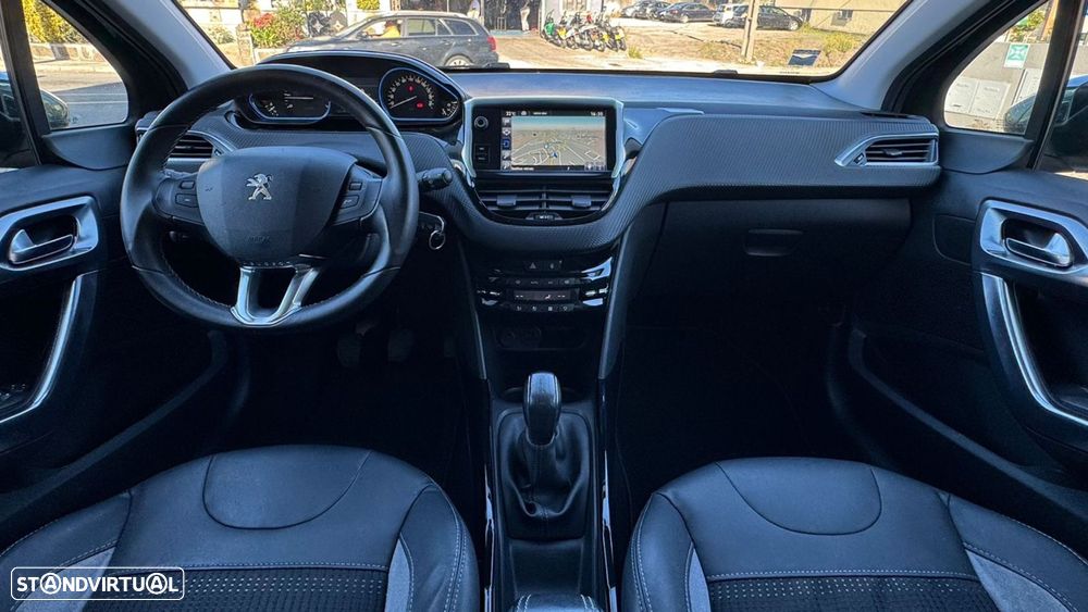 Peugeot 2008 1.2 PureTech Allure - 16