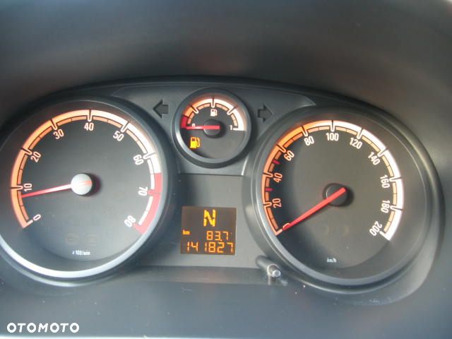 Opel Corsa 1.2 16V Essentia Easytronic - 11