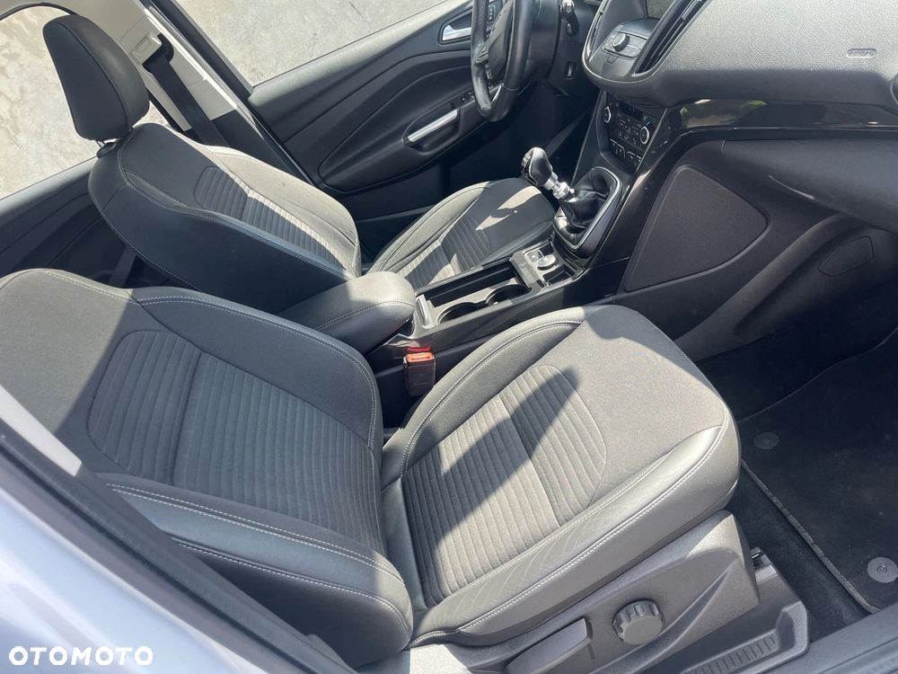Ford Kuga 2.0 TDCi 4x2 Titanium - 5