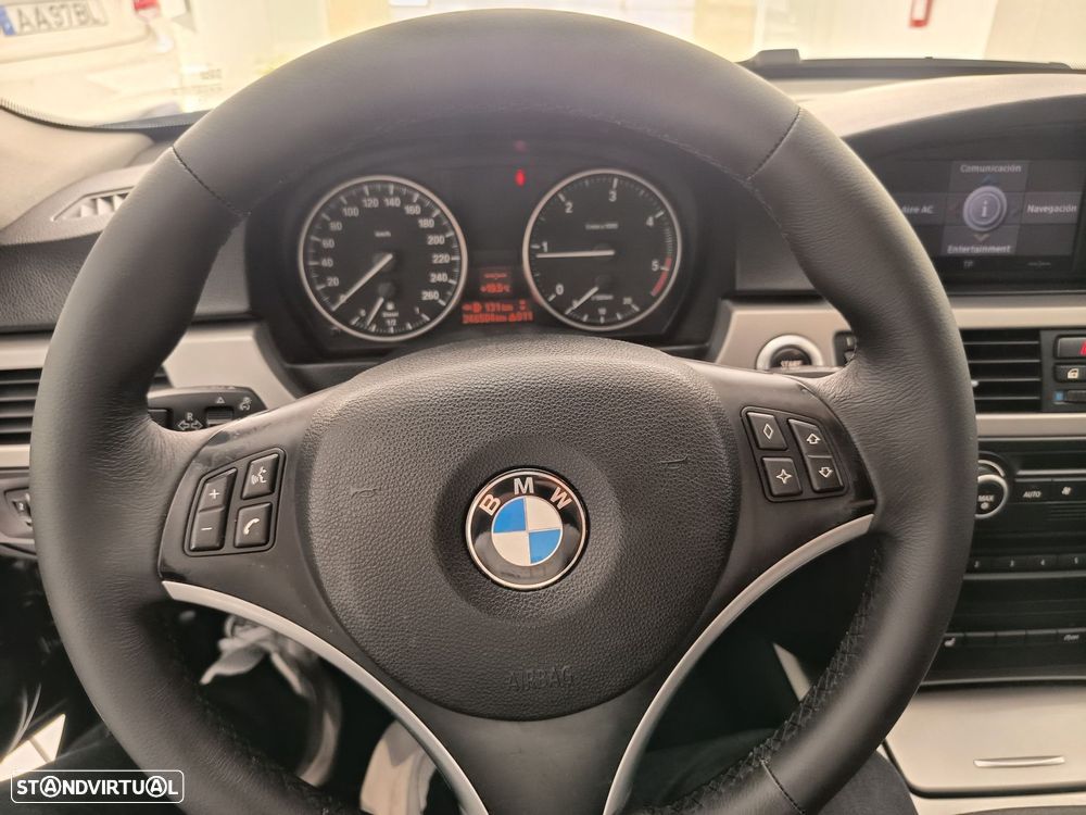 BMW 318 d Touring - 15
