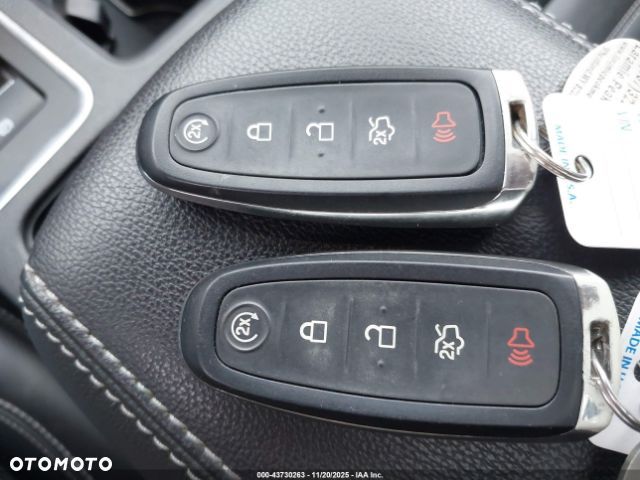 Ford Escape 2.0 EcoBoost AWD Titanium - 16