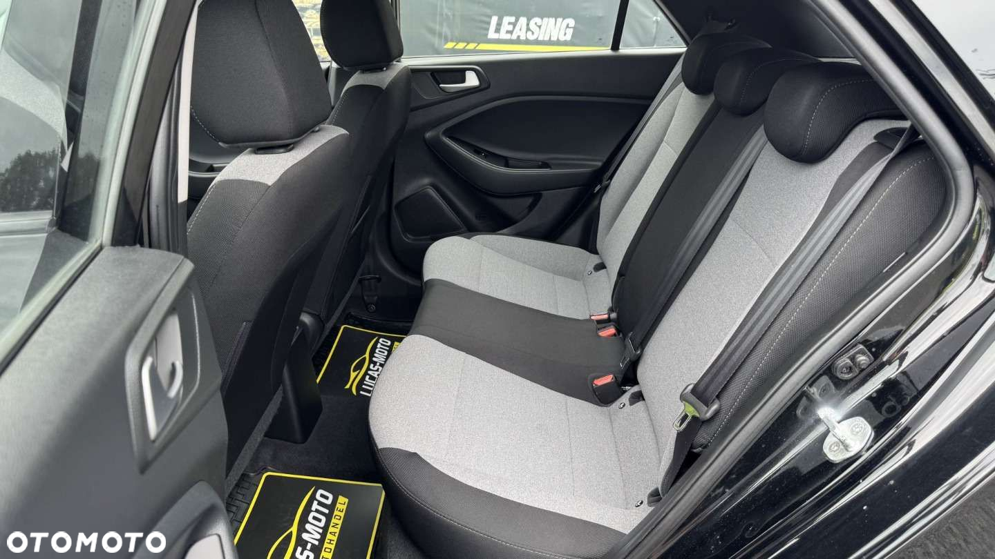 Hyundai i20 - 24