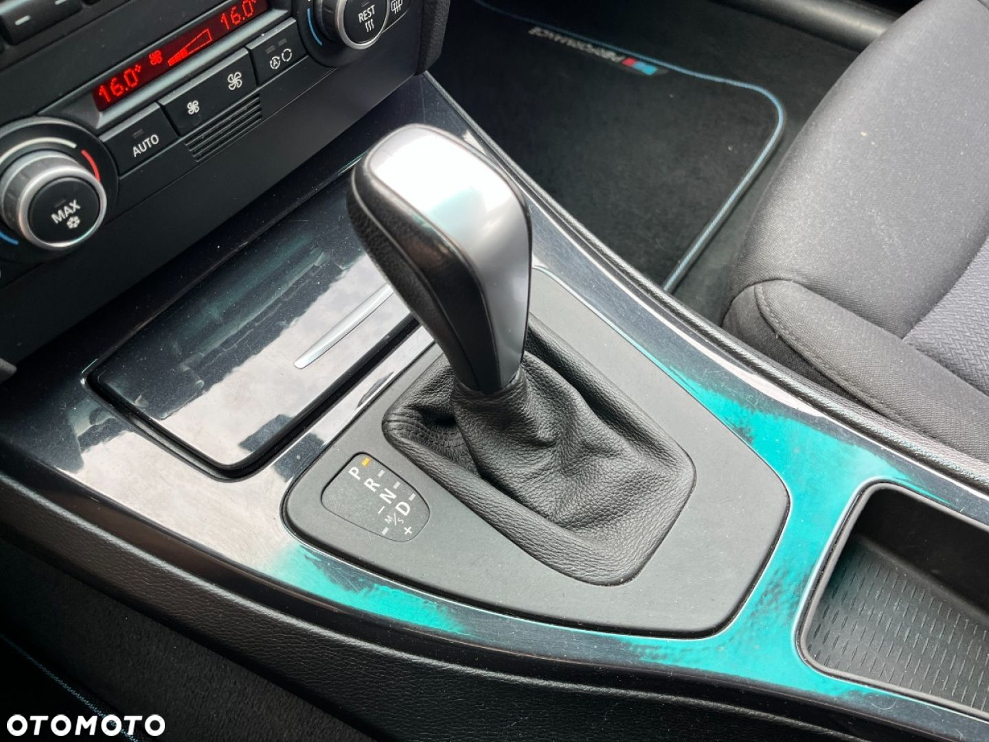 BMW Seria 3 330d DPF Touring Edition Sport - 11