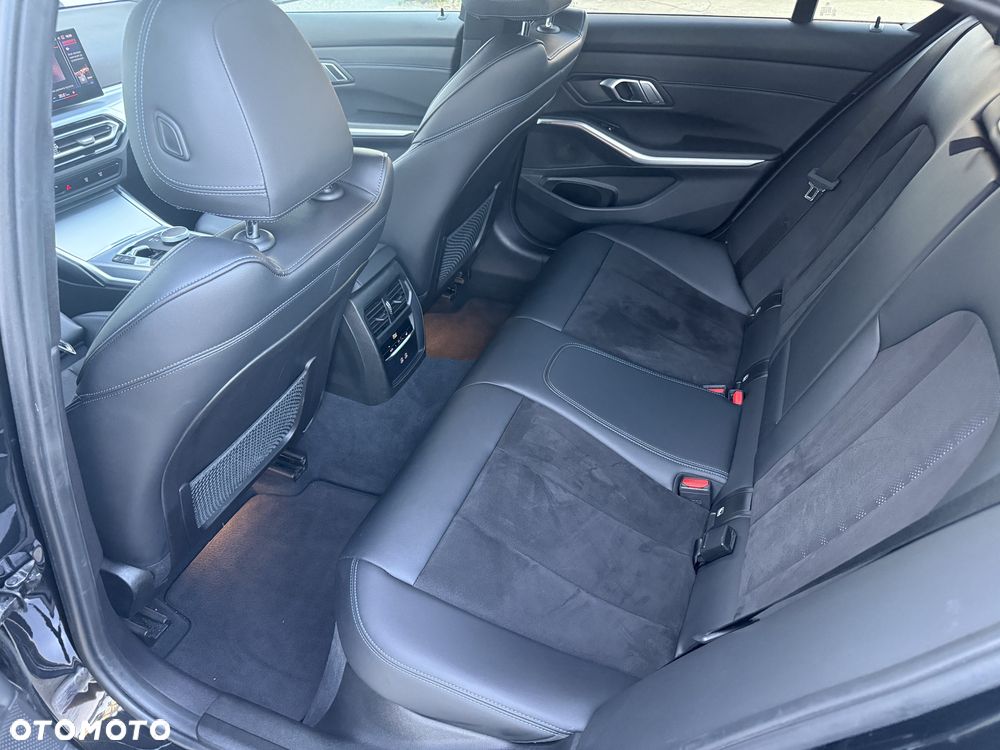 BMW Seria 3 320d xDrive M Sport sport - 21