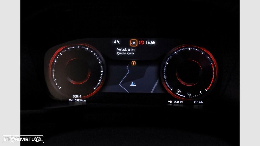 Volvo XC 40 1.5 T3 Momentum Plus — fotografia 13