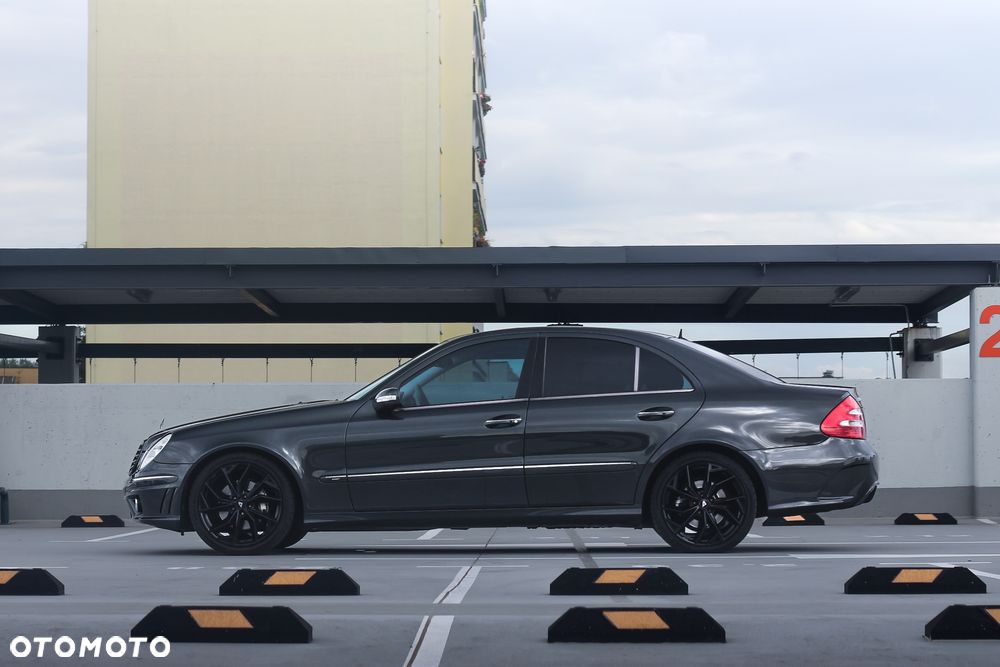 Mercedes-Benz Klasa E 500 Avantgarde Sport Edition - 16