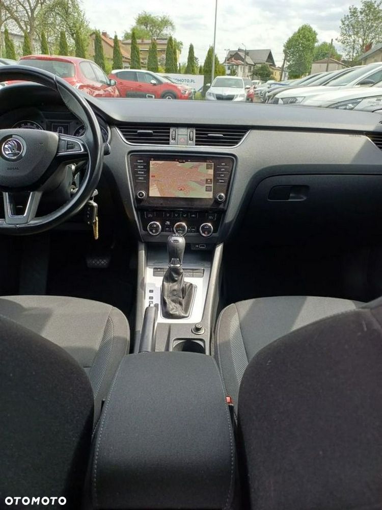 Skoda Octavia 1.6 TDI DSG Clever - 21