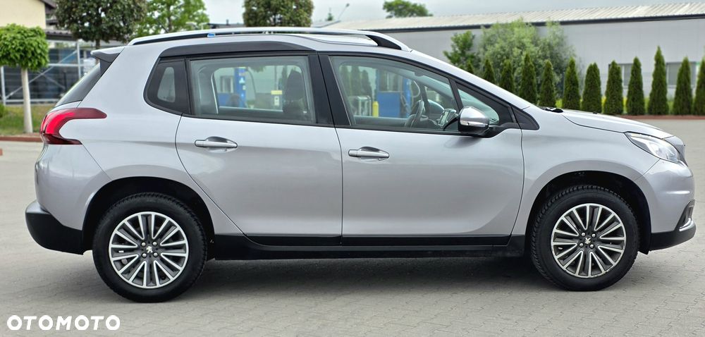 Peugeot 208 - 5