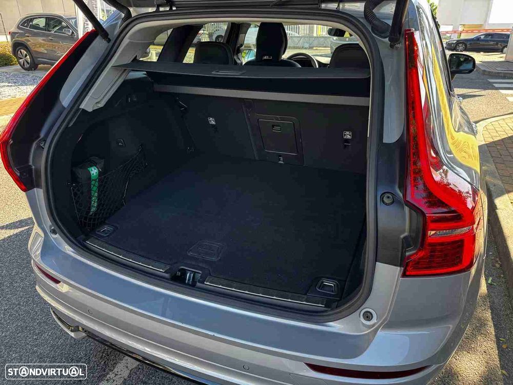Volvo XC 60 2.0 T6 PHEV Plus Dark AWD - 6