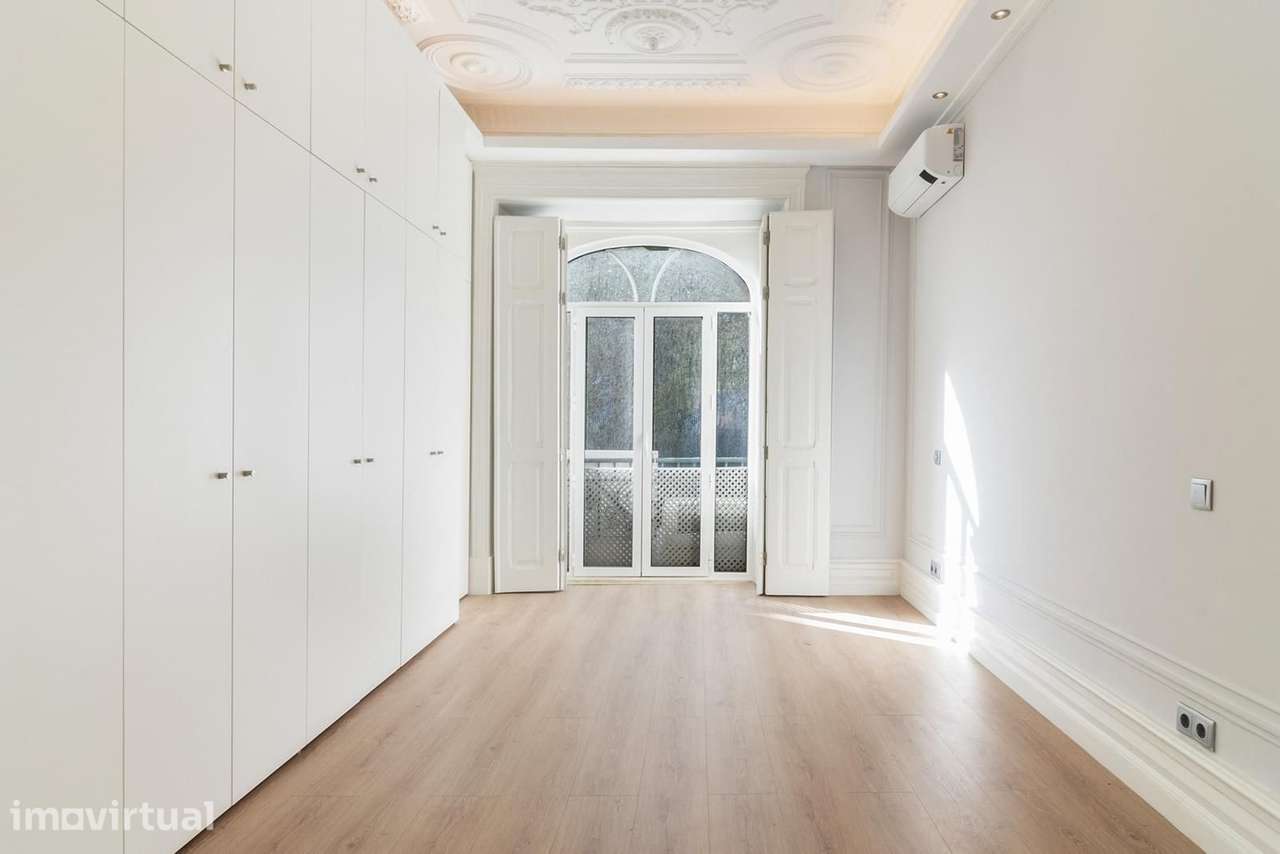 Apartamento T4 com varanda, Avenidas Novas, Lisboa