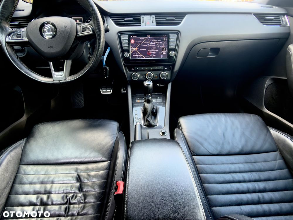 Skoda Octavia 2.0 TDI DSG RS - 23