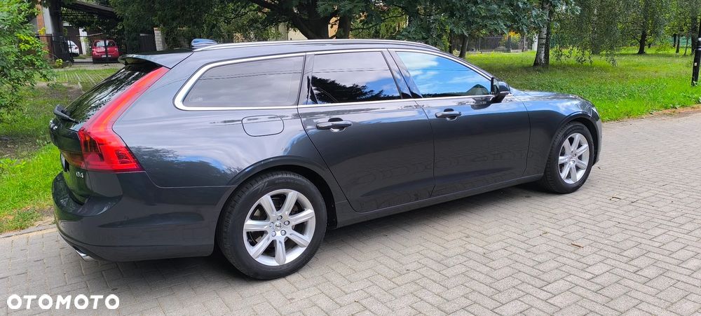 Volvo V90 D4 Momentum - 18