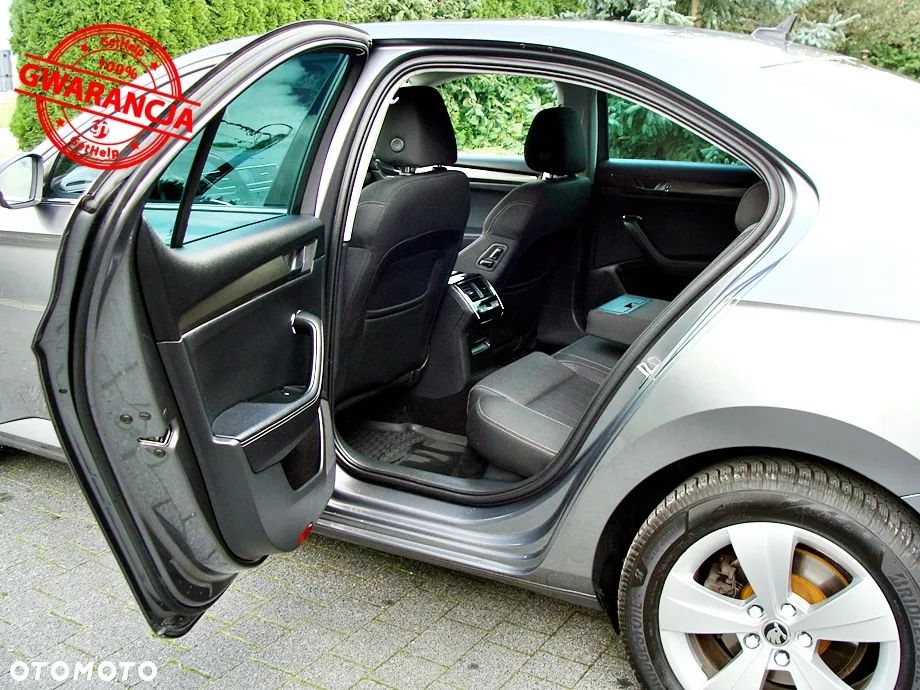 Skoda Superb 2.0 TDI DSG Premium Edition - 22