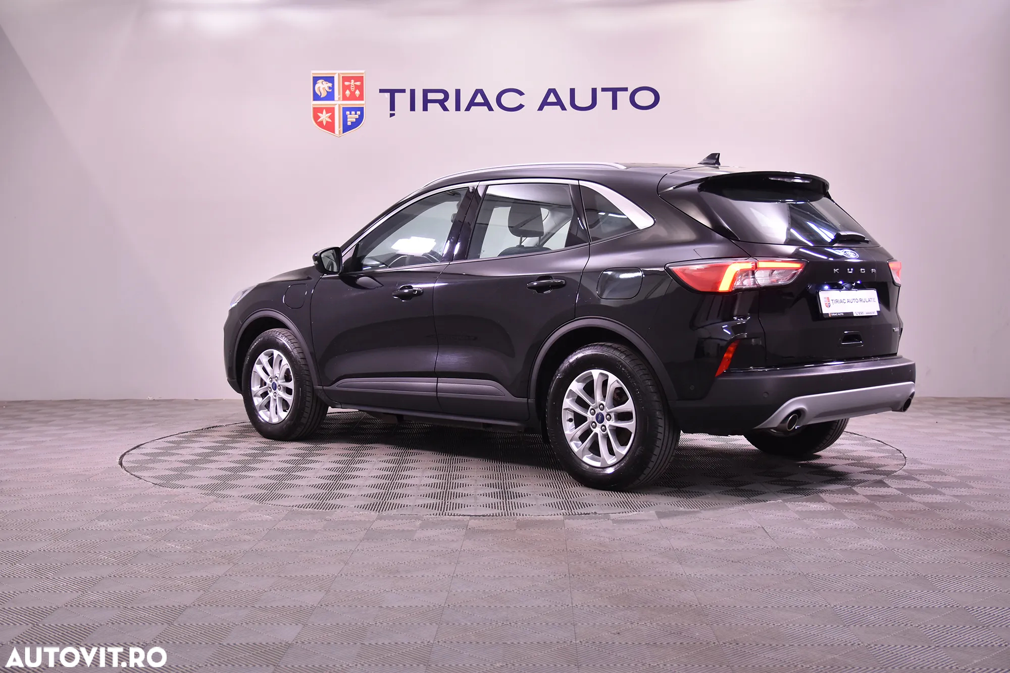 Ford Kuga - 3