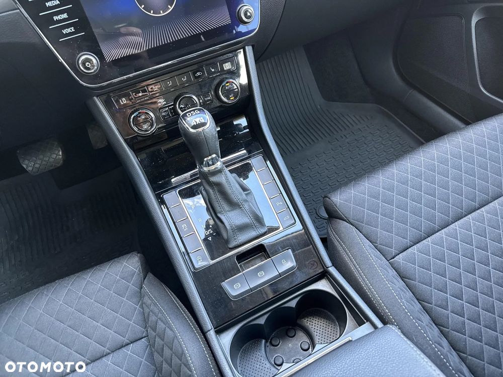 Skoda Superb 2.0 TDI 4x4 Style DSG - 11