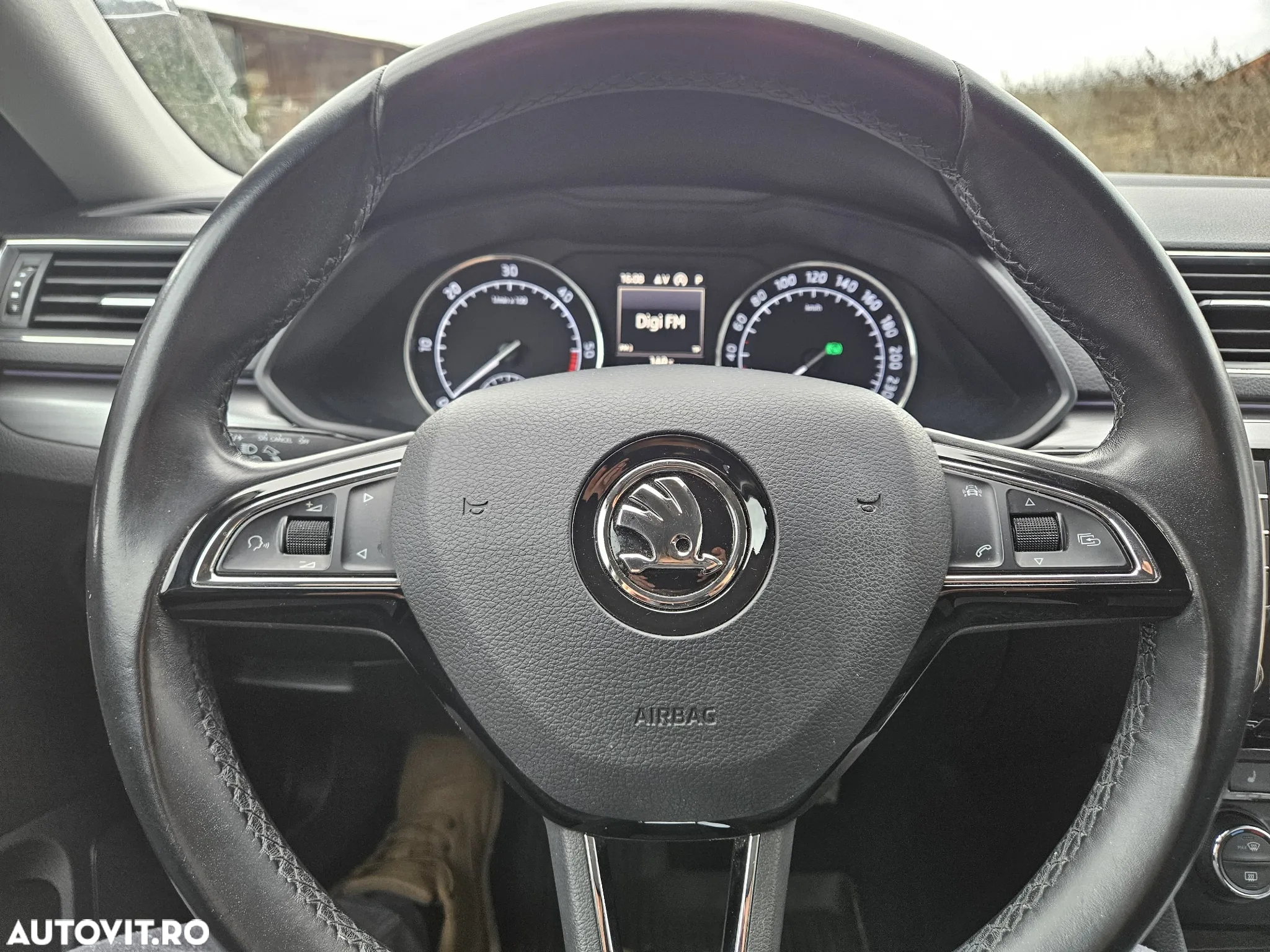 Skoda Superb 2.0 TDI DSG 4X4 Style - 10