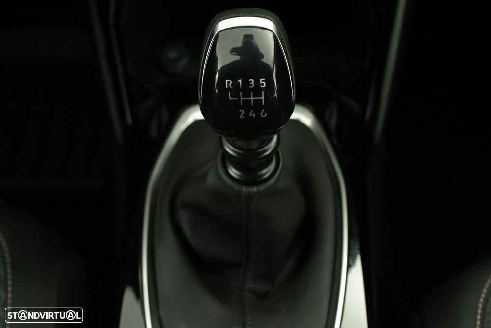 Peugeot 2008 1.2 PureTech Allure - 14