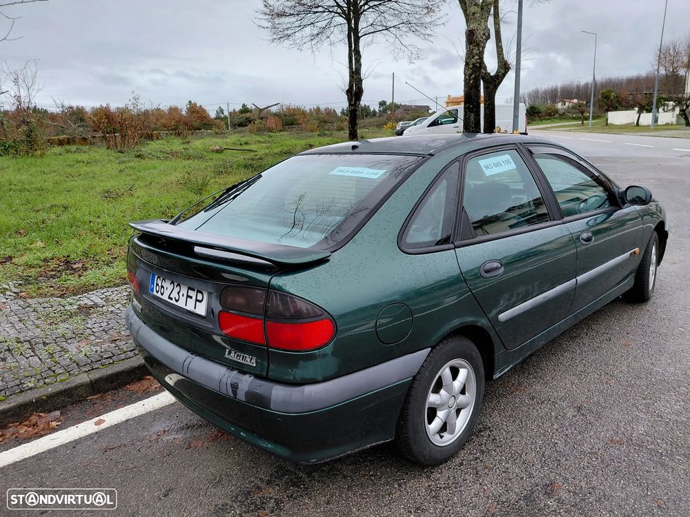 Renault Laguna 1.8 RXE - 1