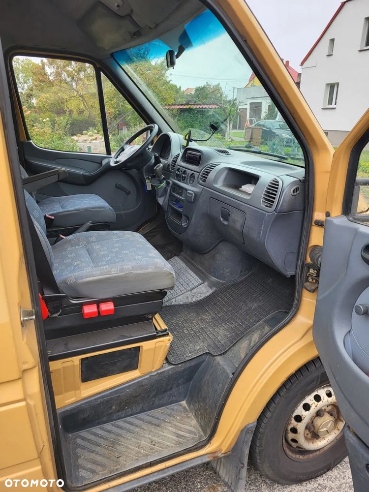 Mercedes-Benz Sprinter - 13