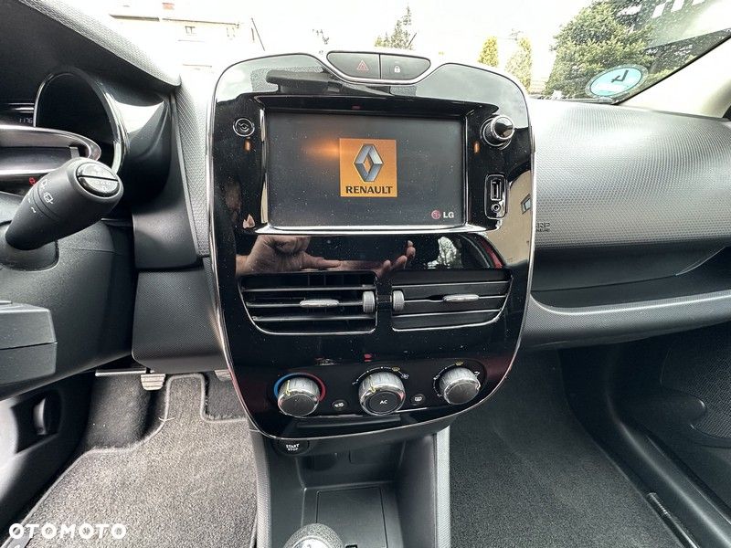 Renault Clio 1.2 16V 75 Life - 21