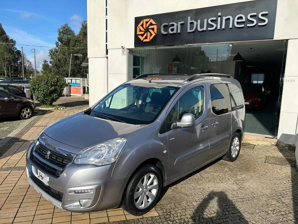 Usado Peugeot Partner 2018 - 15 750 EUR, 90 000 km - Standvirtual.com