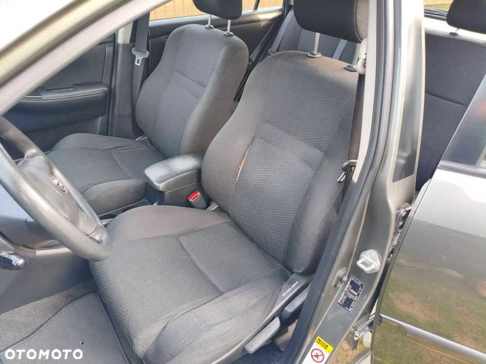 Toyota Corolla 1.4 D-4D Luna - 17