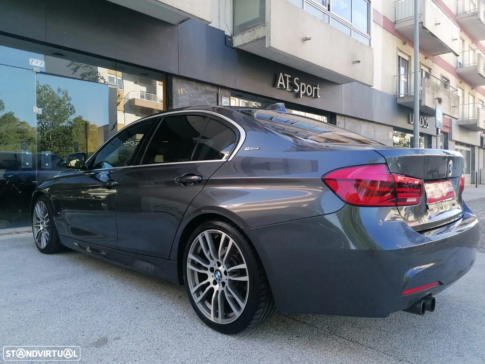 BMW 330 e iPerformance Pack M - 22