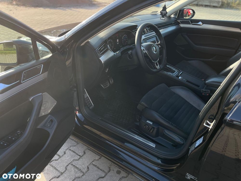 Volkswagen Passat - 11