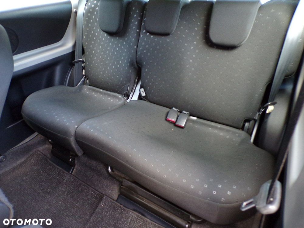 Toyota Yaris - 24