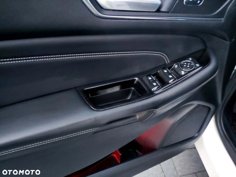 Ford Edge 2.0 TDCi Bi-Turbo 4x4 Titanium - 12