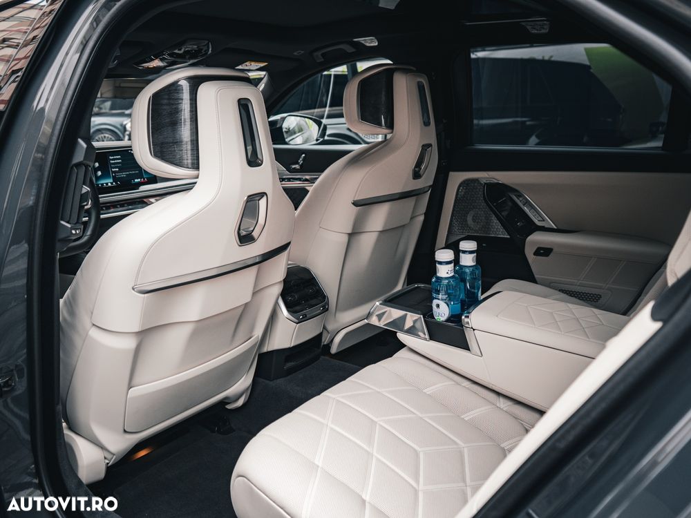 BMW M7 M760e xDrive AT PHEV - 36