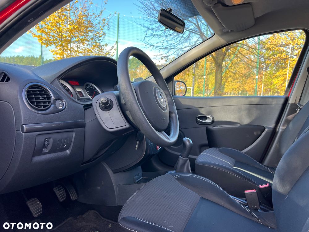 Renault Clio 1.2 16V 75 Dynamique - 10