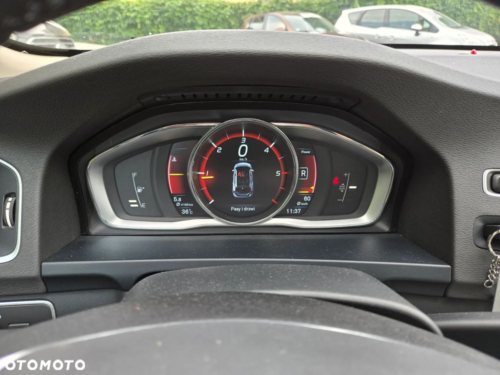 Volvo V60 D2 Momentum - 18
