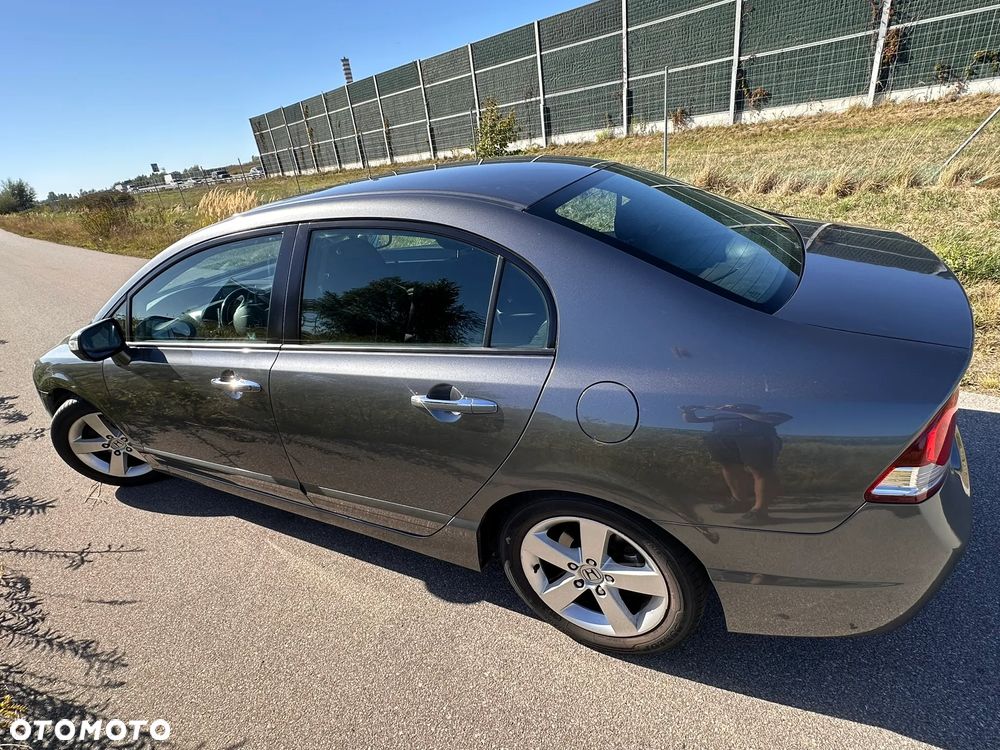 Honda Civic 1.8 Executive - 2