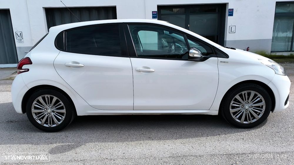 Peugeot 208 1.2 PureTech Style - 19