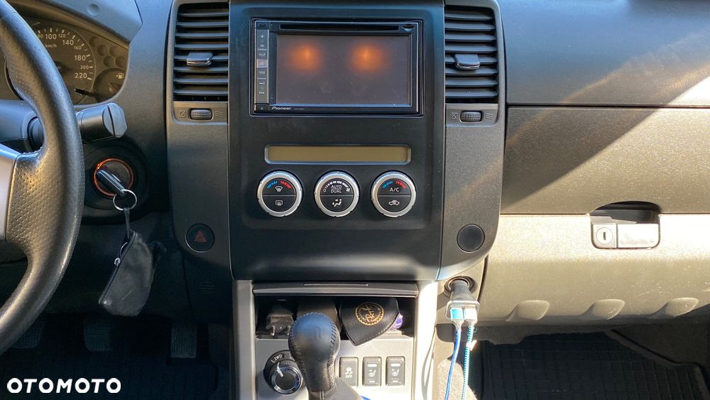 Nissan Navara 2.5 D XE - 16