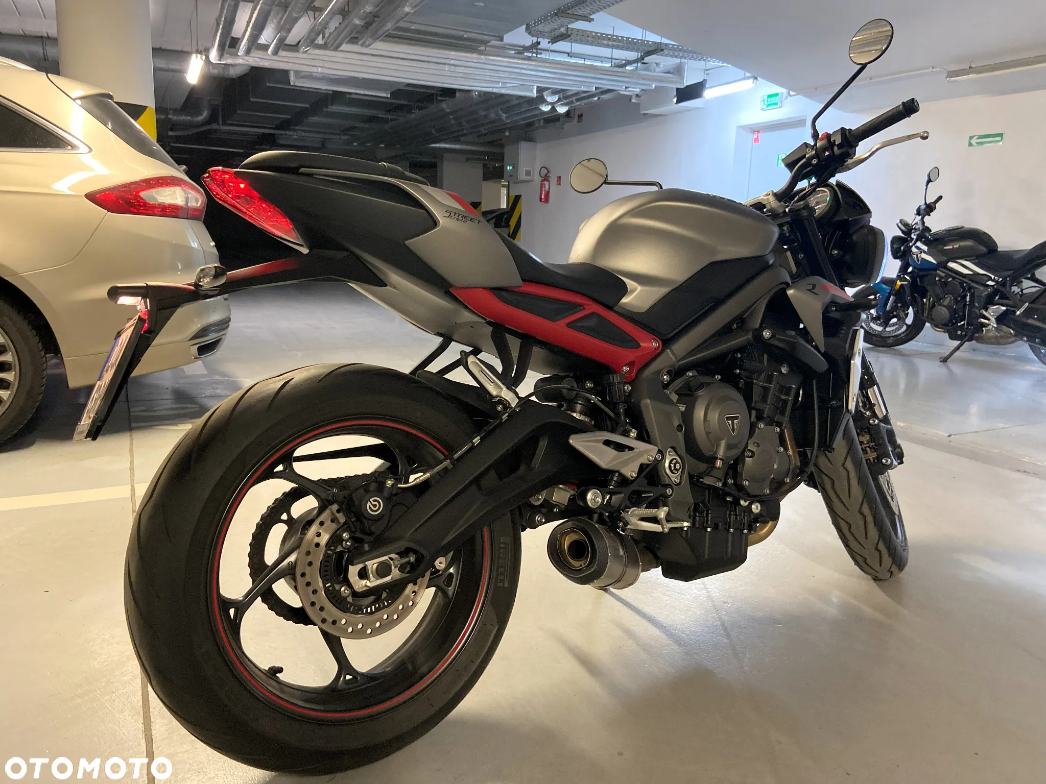 Triumph Street Triple - 4