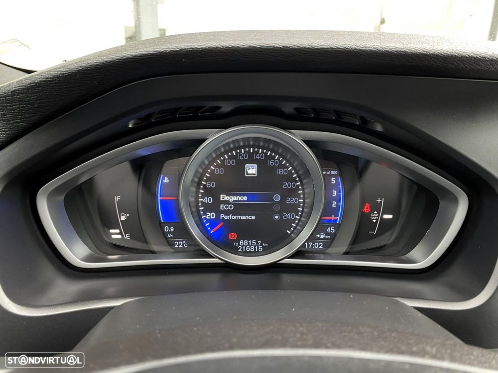 Volvo V40 D2 R Design - 27