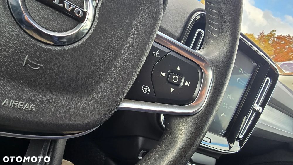 Volvo XC 40 T5 Plug-In Hybrid Momentum Pro - 22