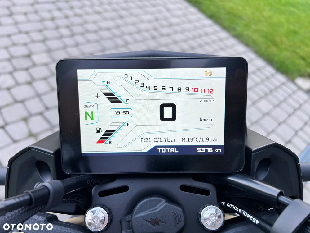 QJMOTOR SRK 125S - 16
