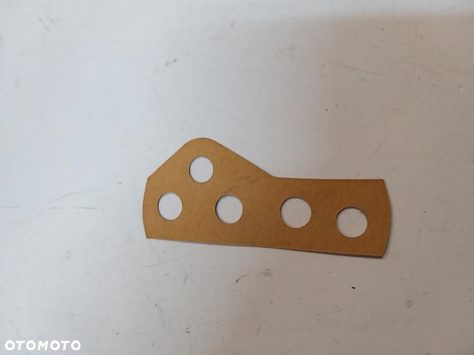 Uszczelka płytki zatrzasków wodzików skrzyni biegów  FIAT 126p,Bis,Cnq 700 - 1