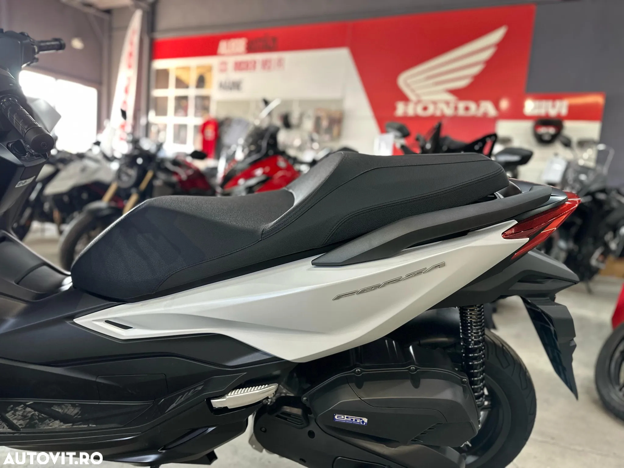 Honda Forza 125 - 4