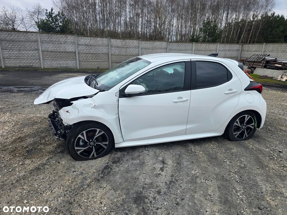Toyota Yaris - 12