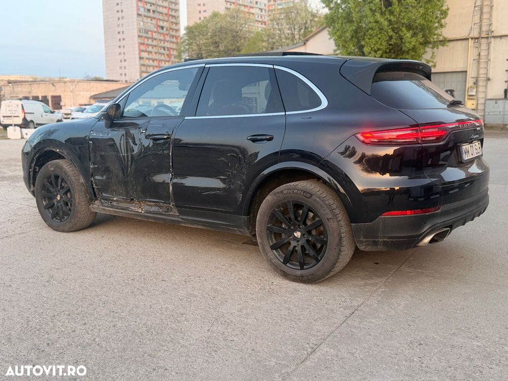 Porsche Cayenne - 8