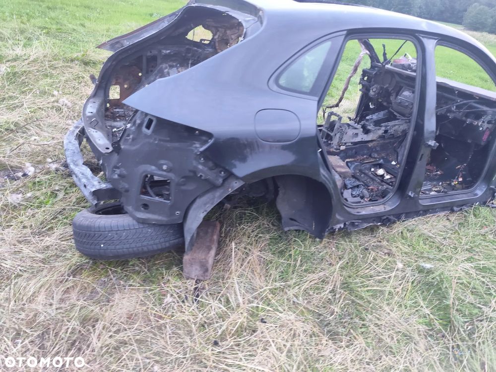 Porsche Macan Turbo S 14r. Blotnik lewy tył ćwiartka dach podłużnica przód lewa dokumenty - 2